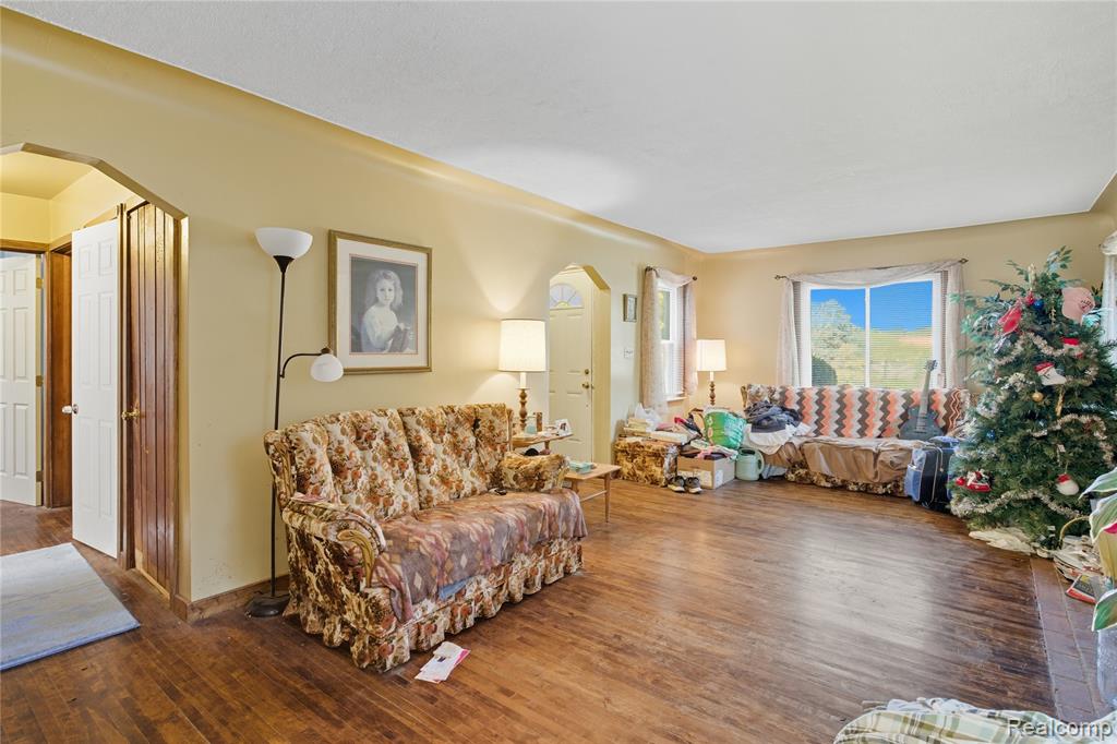 11478 Engleman Road Warren, MI 48089 - Photo 7 of 46