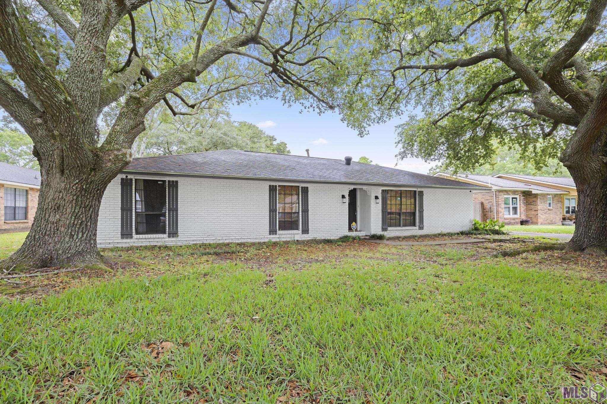 1054 Barkley Drive Baton Rouge, LA 70810 - Photo 1 of 27