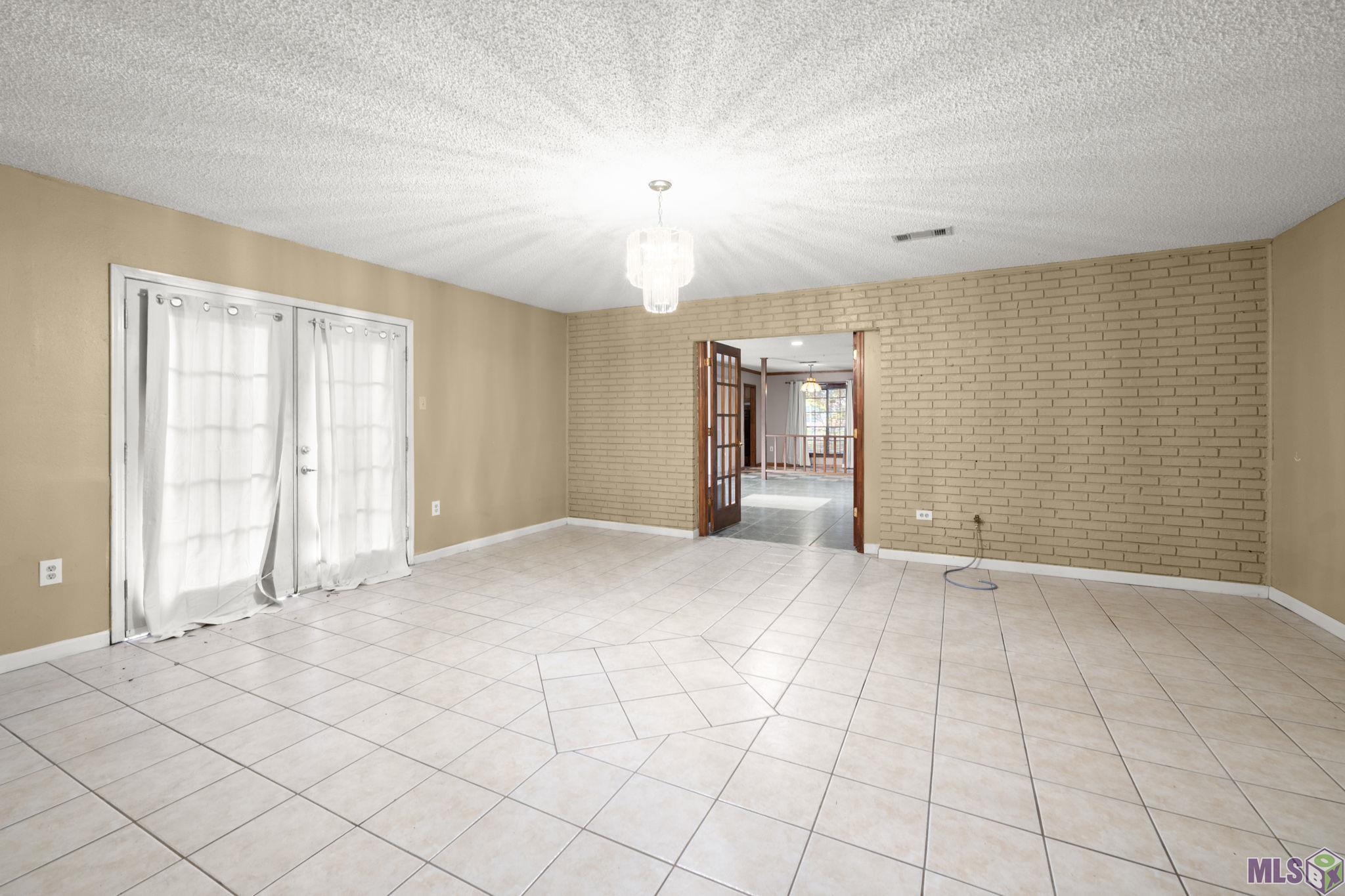1054 Barkley Drive Baton Rouge, LA 70810 - Photo 11 of 27