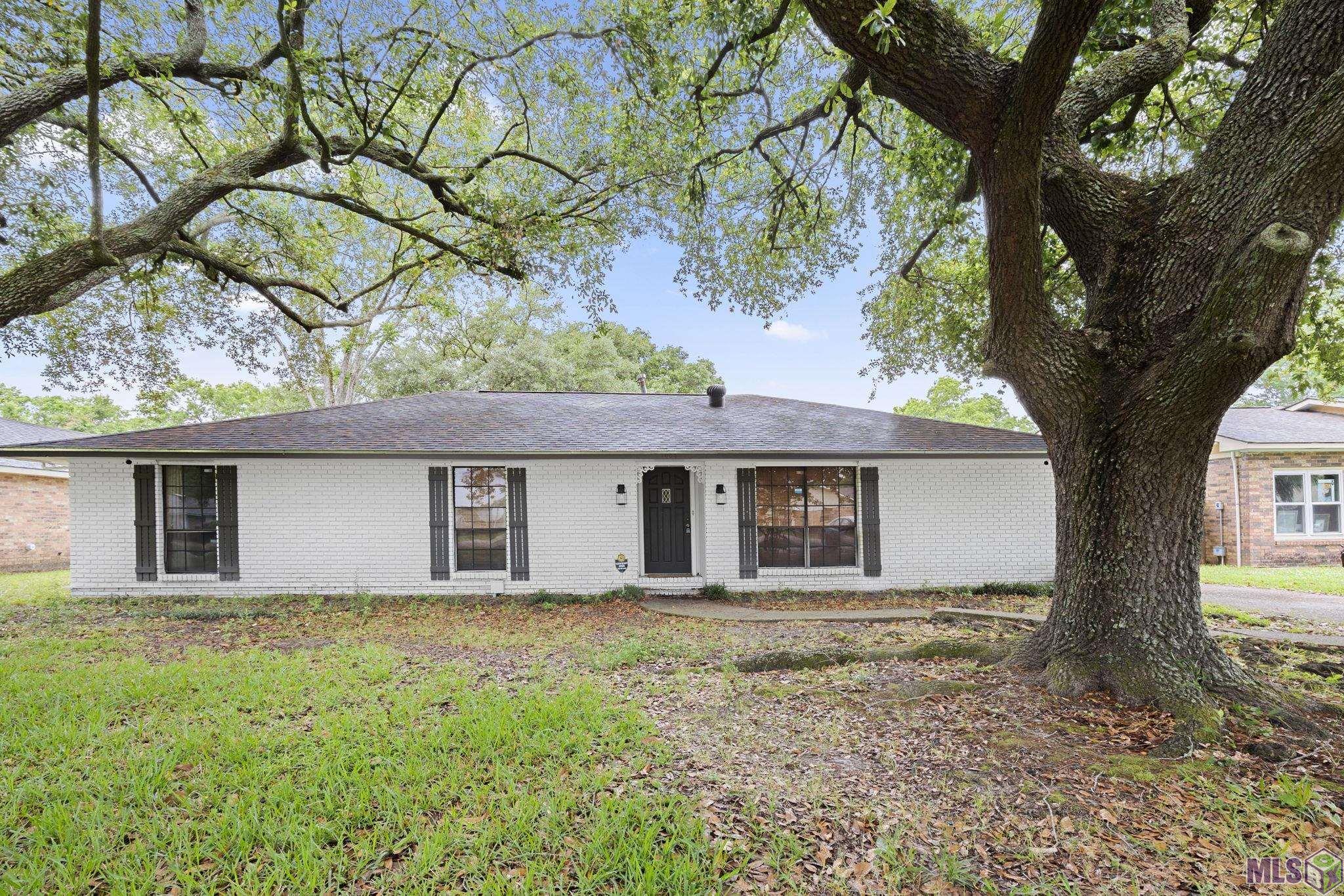 1054 Barkley Drive Baton Rouge, LA 70810 - Photo 2 of 27