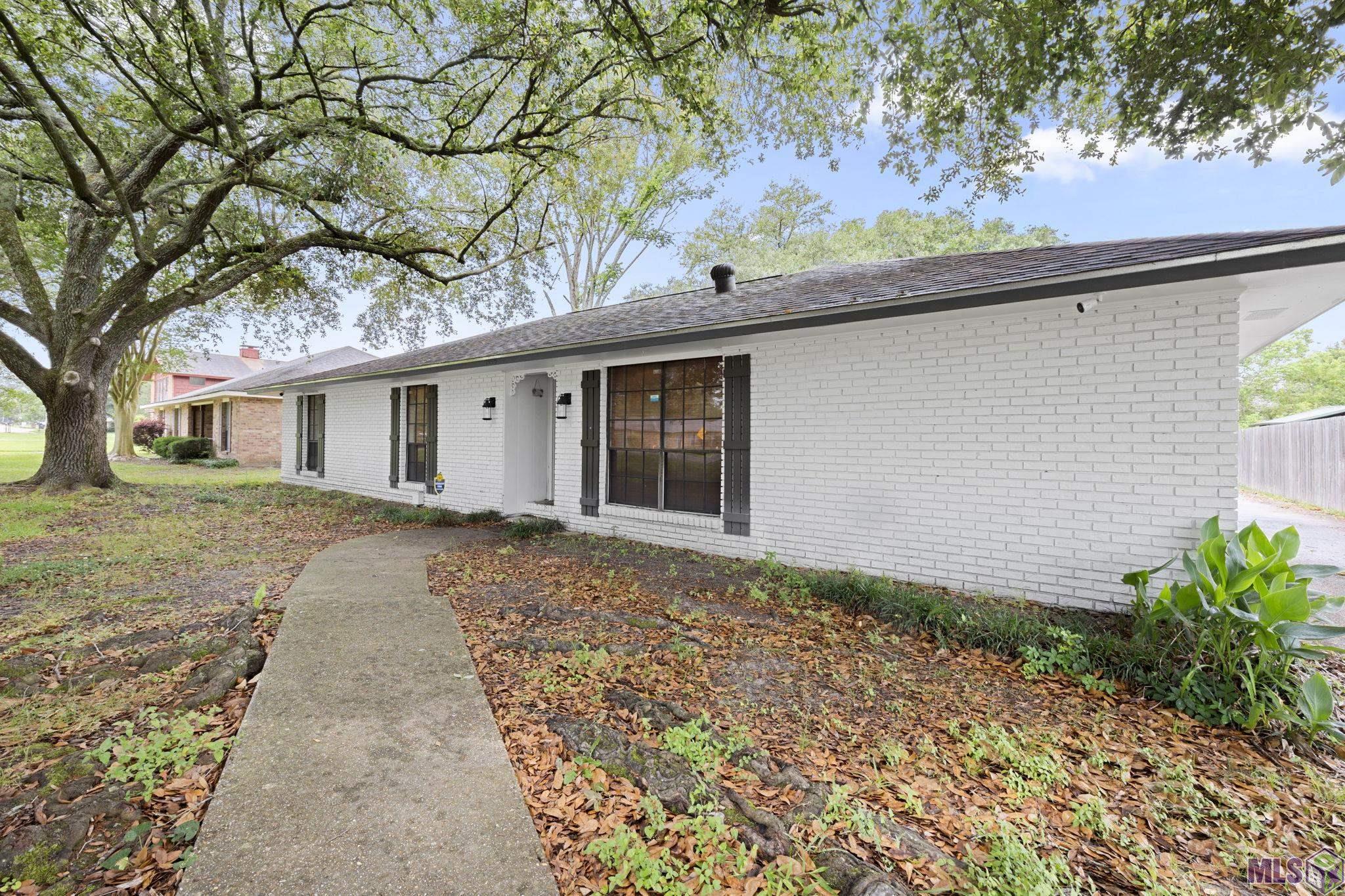 1054 Barkley Drive Baton Rouge, LA 70810 - Photo 3 of 27