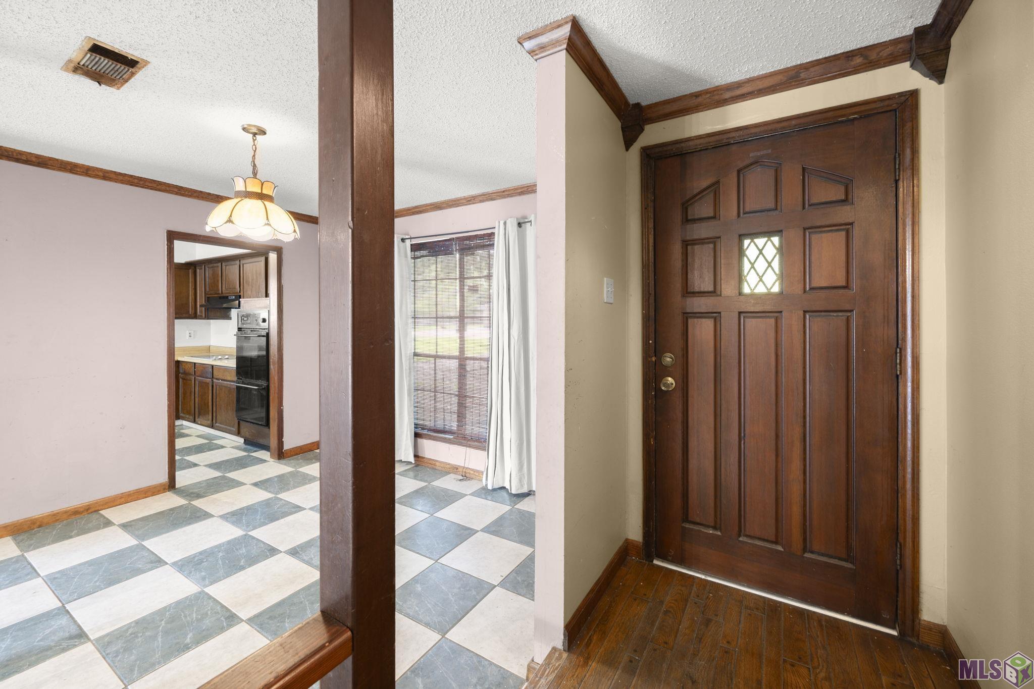 1054 Barkley Drive Baton Rouge, LA 70810 - Photo 4 of 27