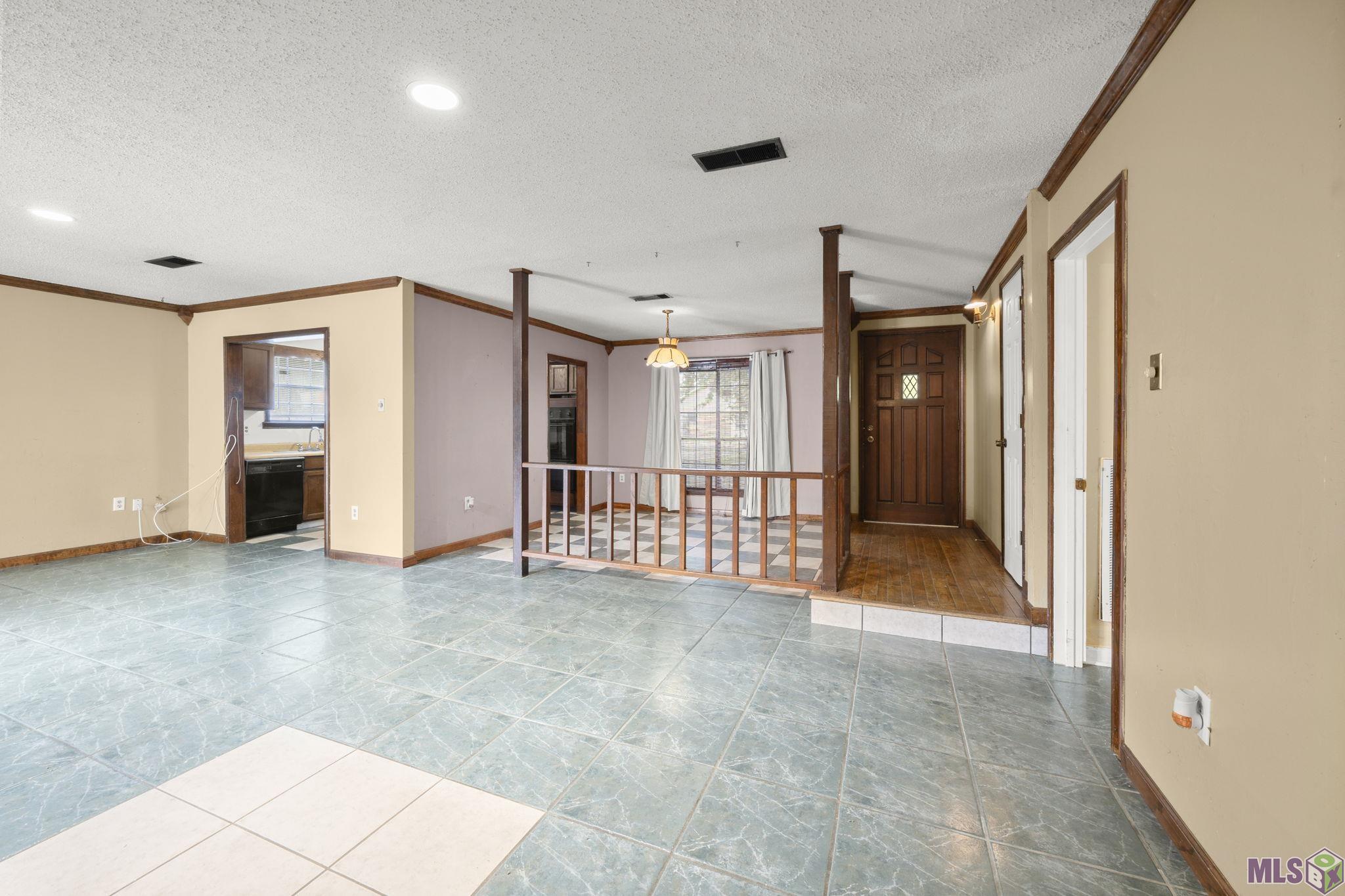 1054 Barkley Drive Baton Rouge, LA 70810 - Photo 5 of 27