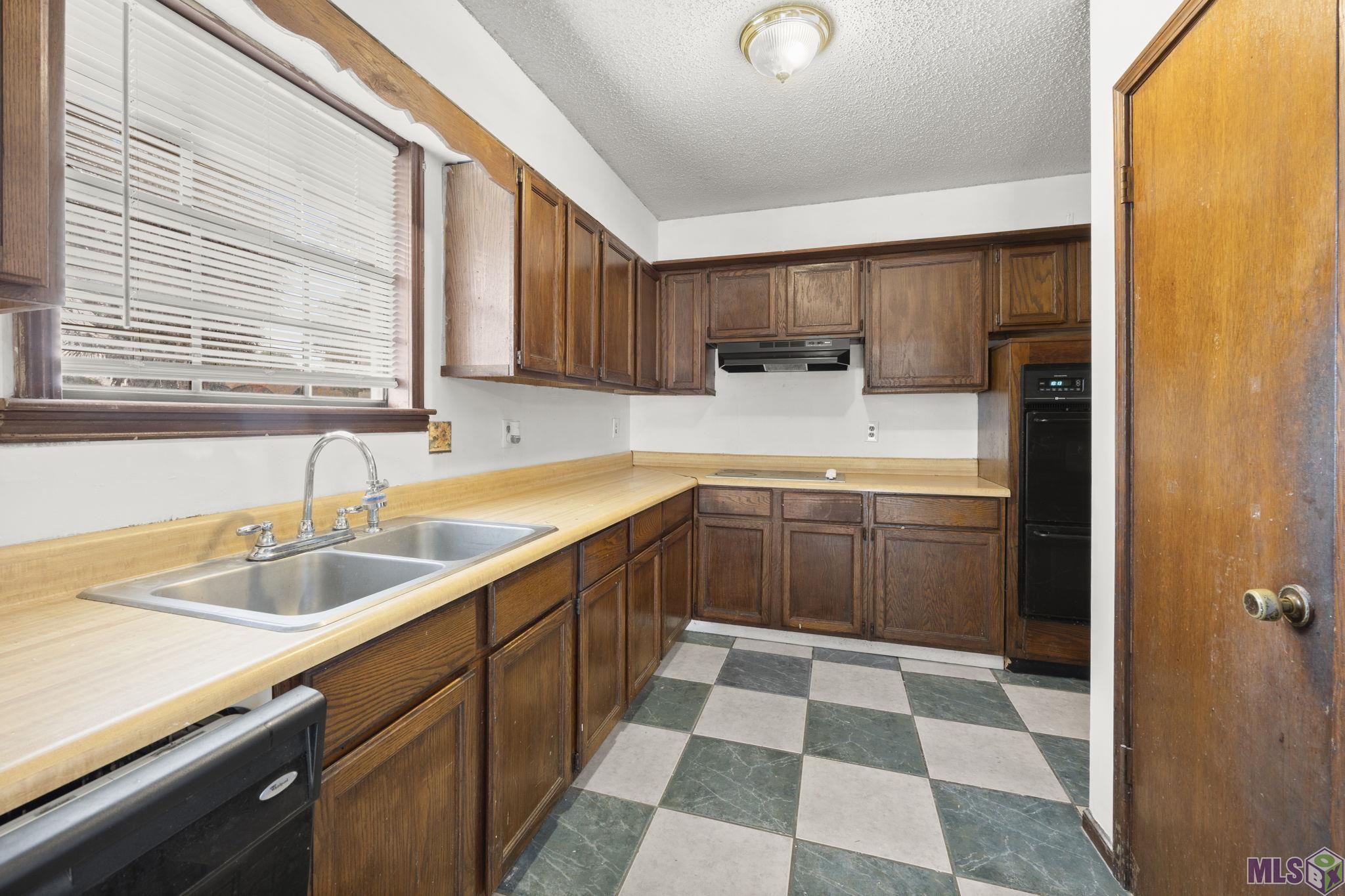 1054 Barkley Drive Baton Rouge, LA 70810 - Photo 9 of 27