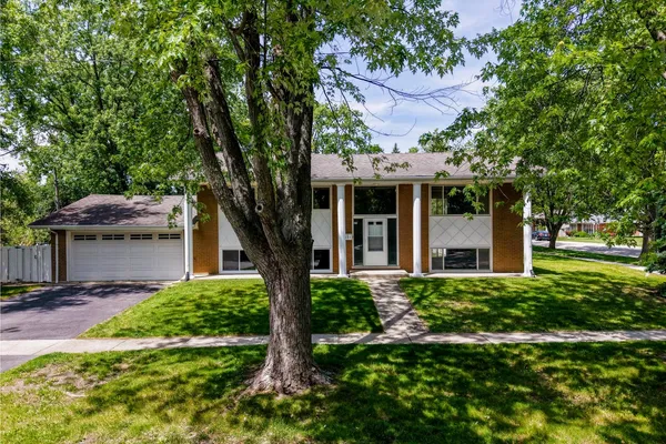 $475,000 | 407 Keepataw Drive, Lemont, IL 60439