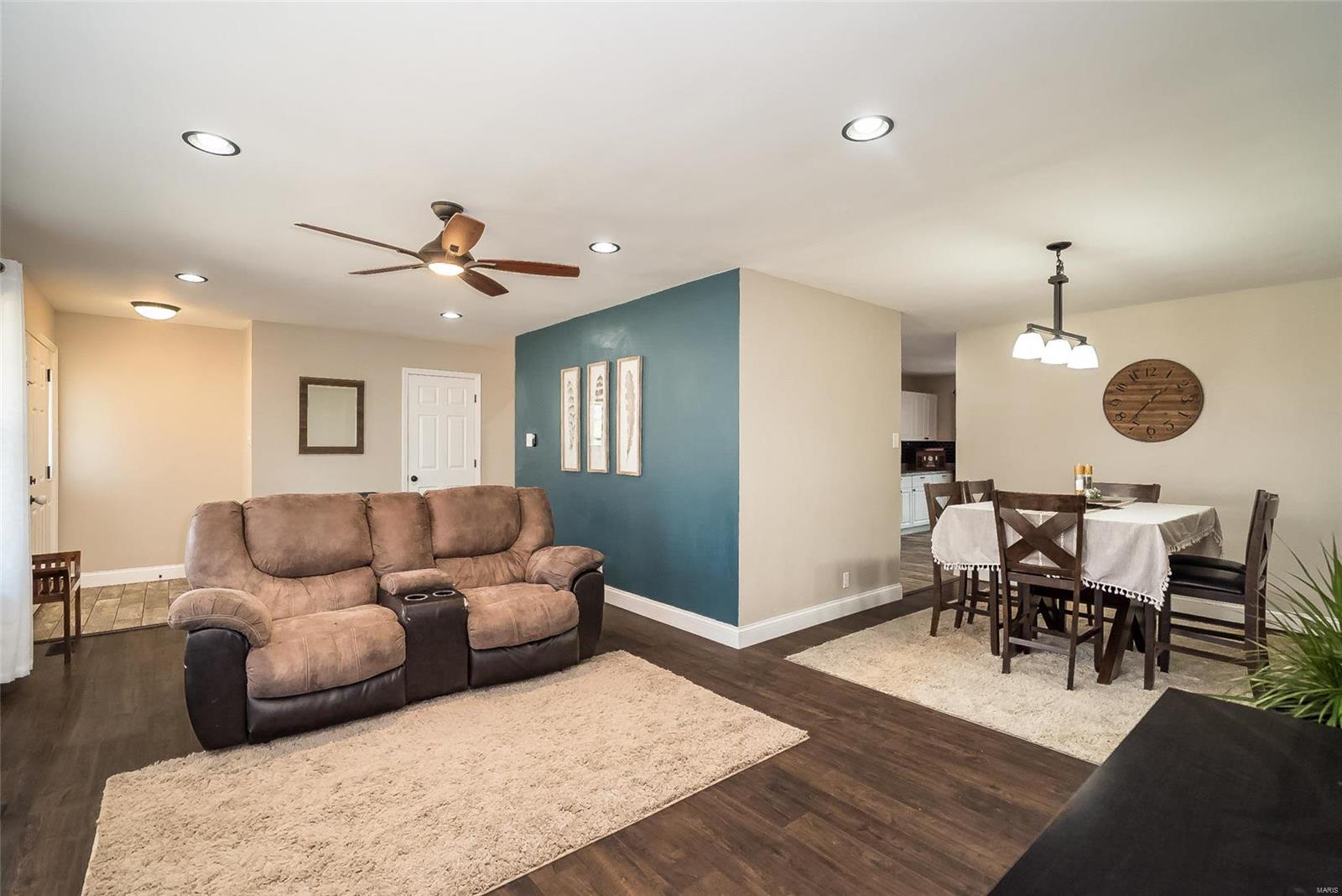 2968 Spring Water Drive St. Louis, MO 63129 - Photo 12 of 44