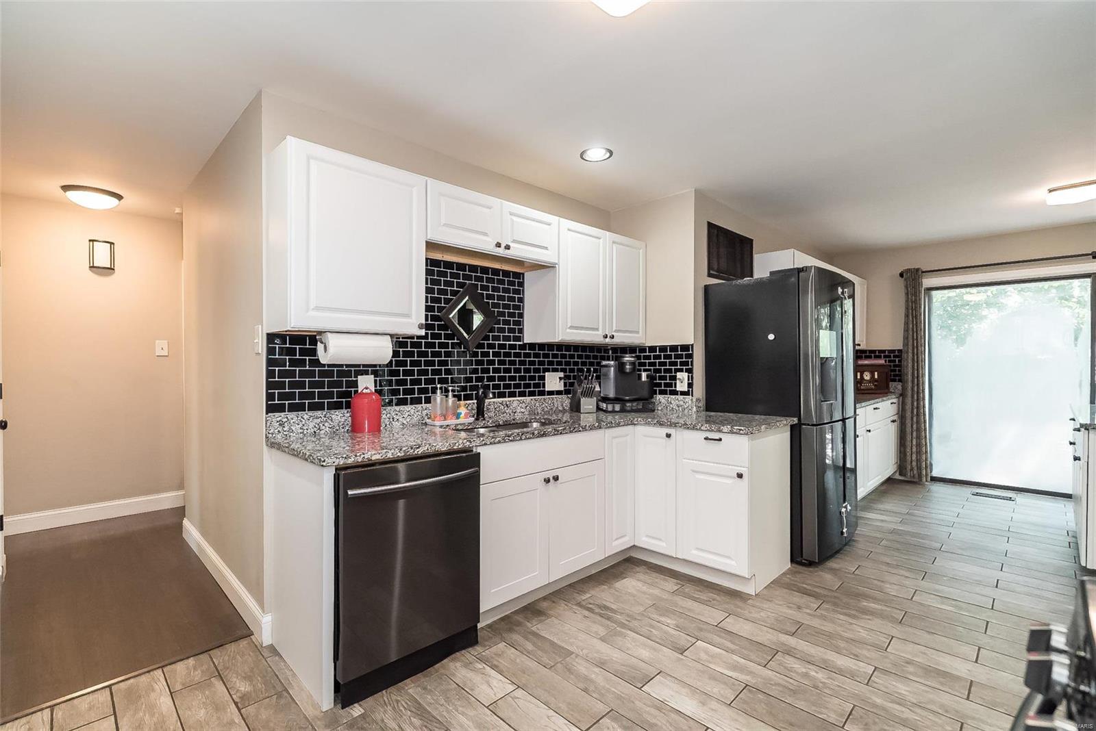 2968 Spring Water Drive St. Louis, MO 63129 - Photo 17 of 44