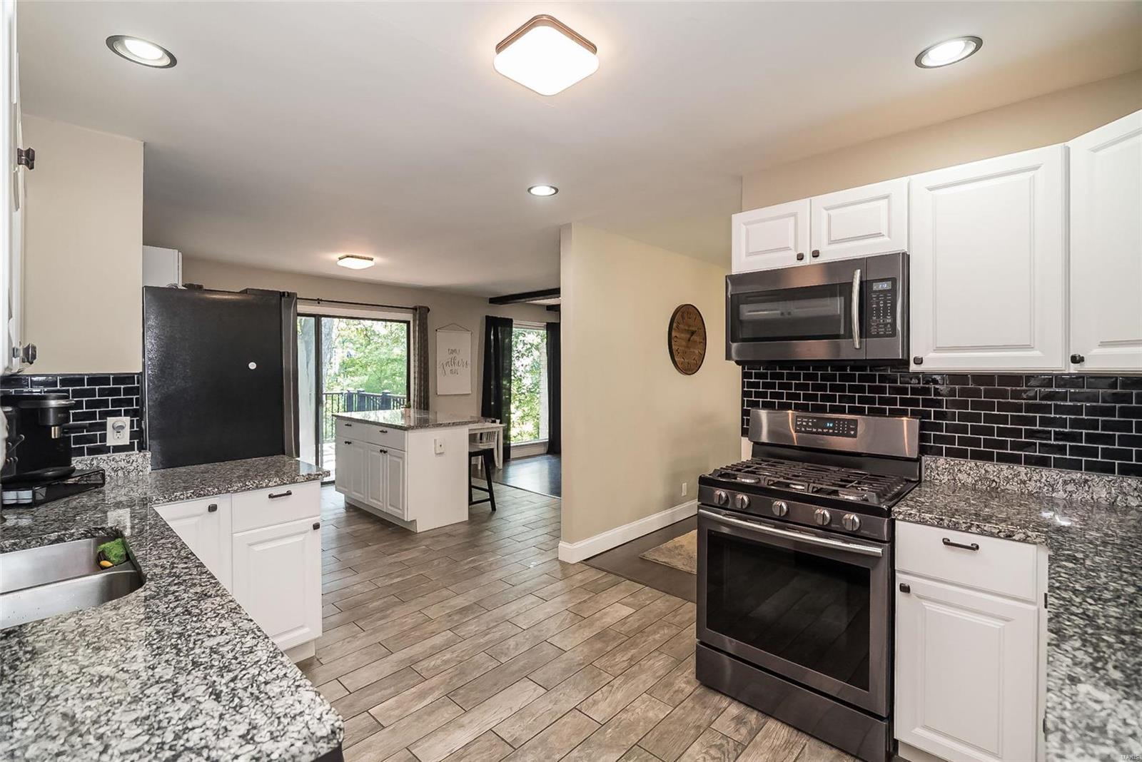 2968 Spring Water Drive St. Louis, MO 63129 - Photo 18 of 44