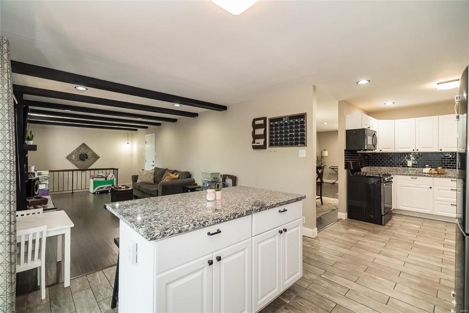 2968 Spring Water Drive St. Louis, MO 63129 - Photo 20 of 44