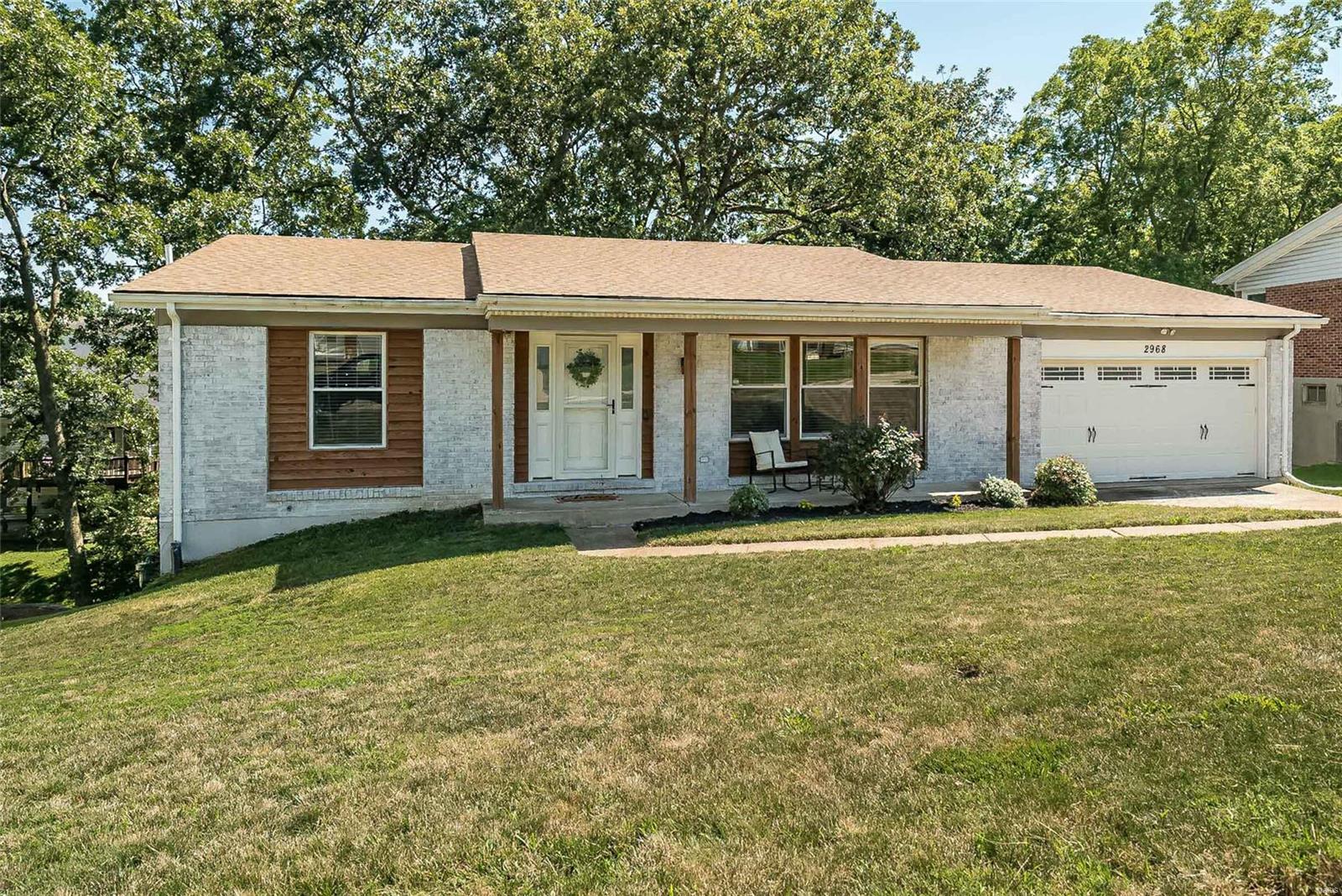 2968 Spring Water Drive St. Louis, MO 63129 - Photo 5 of 44