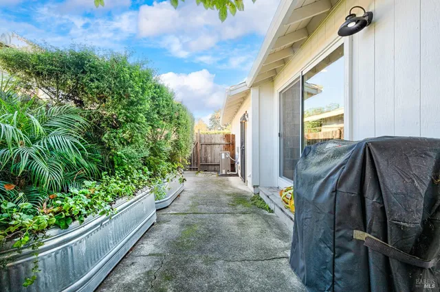 $729,000 | 1927 Calavaras Drive, Santa Rosa, CA 95405