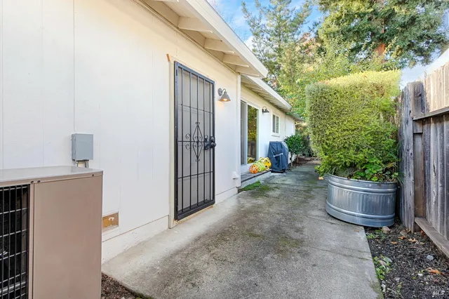 $729,000 | 1927 Calavaras Drive, Santa Rosa, CA 95405