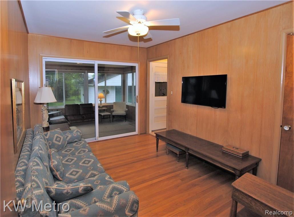 3635 Rockingham Road Royal Oak, MI 48073 - Photo 16 of 42 Bedroom 1