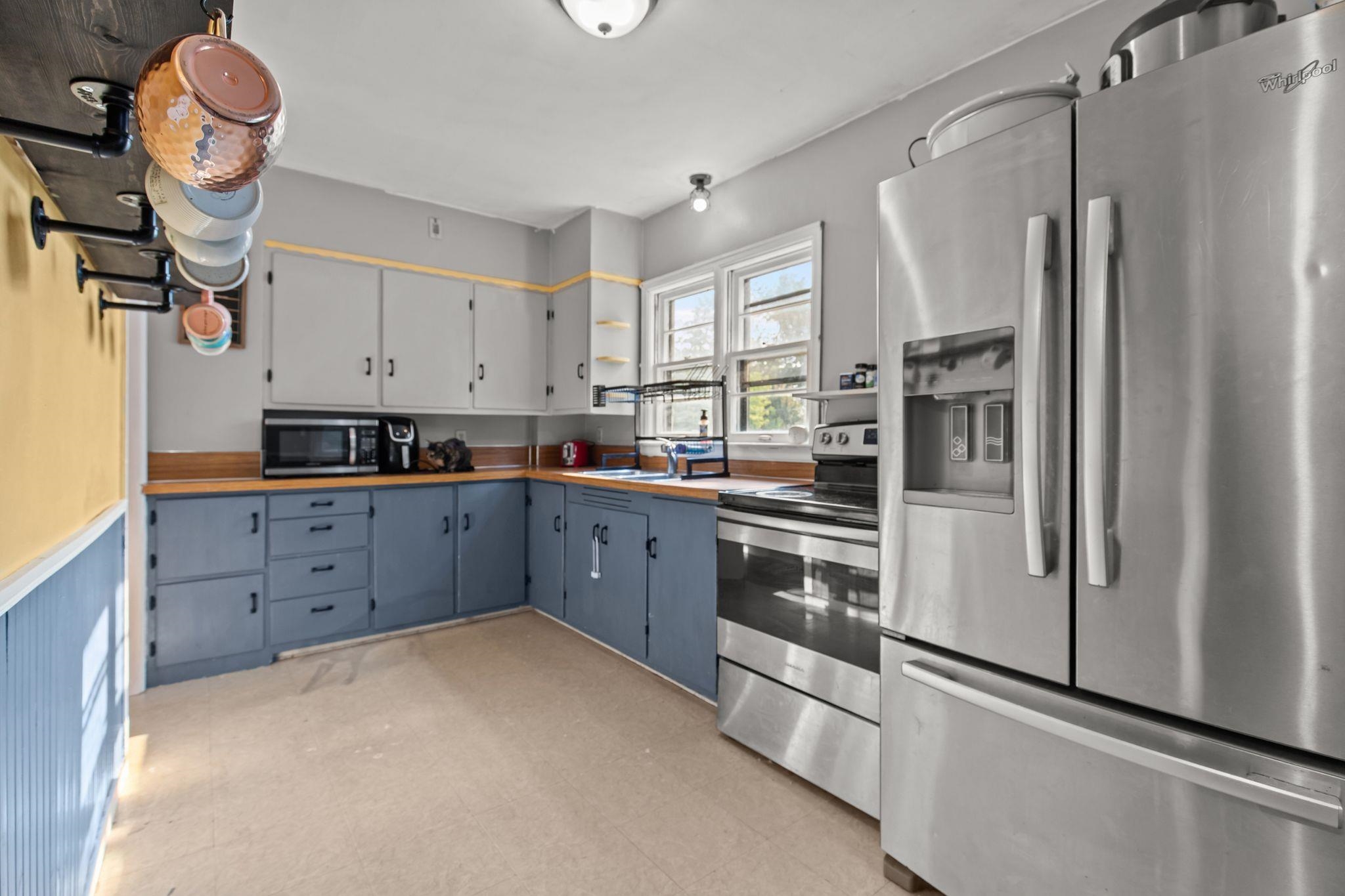 1526 Rugby Street Oshkosh, WI 54902 - Photo 10 of 27 Gallery Image 10