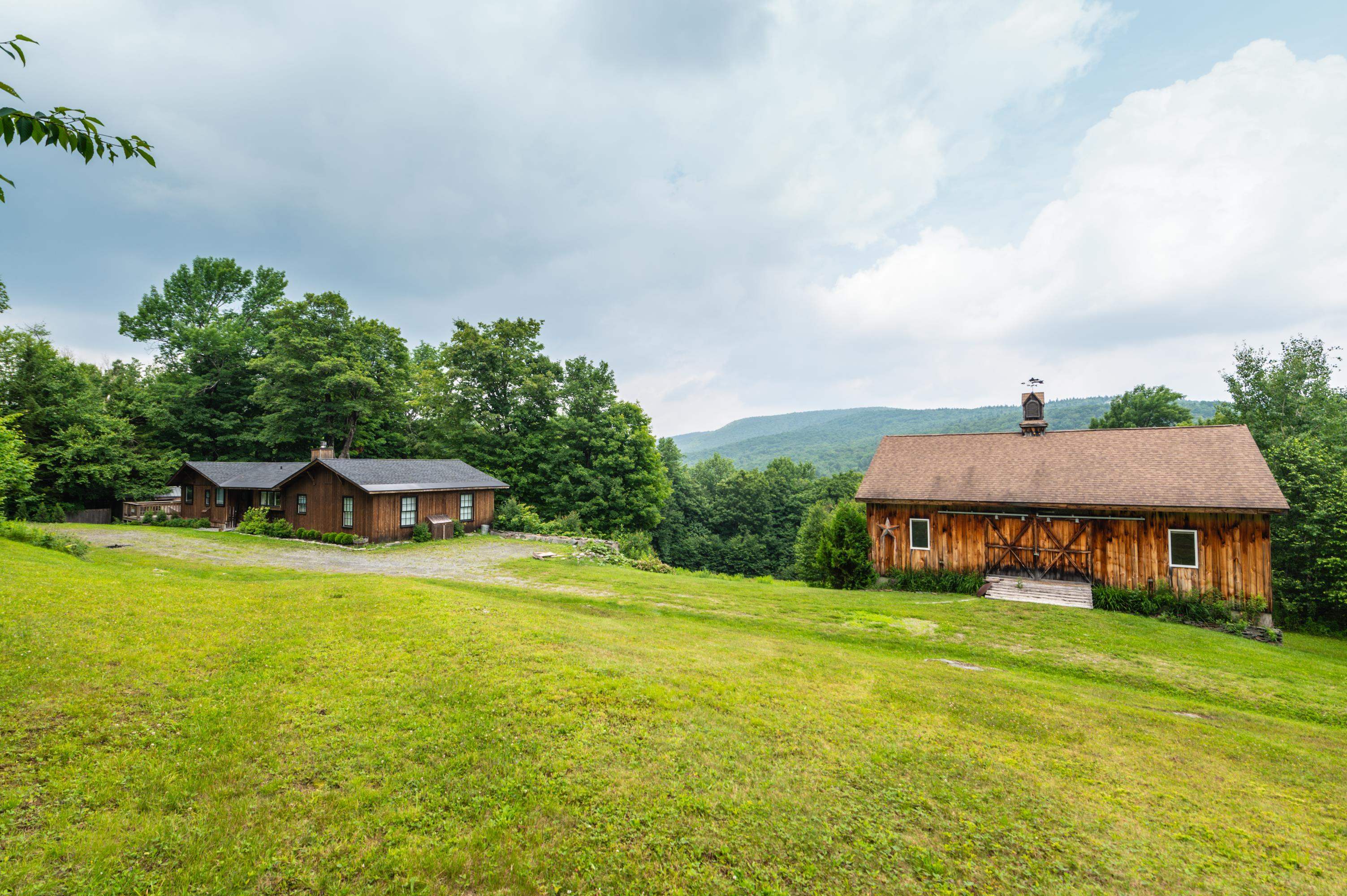 31 Colonial Ridge Road West Dover, VT 05356 - Photo 2 of 30