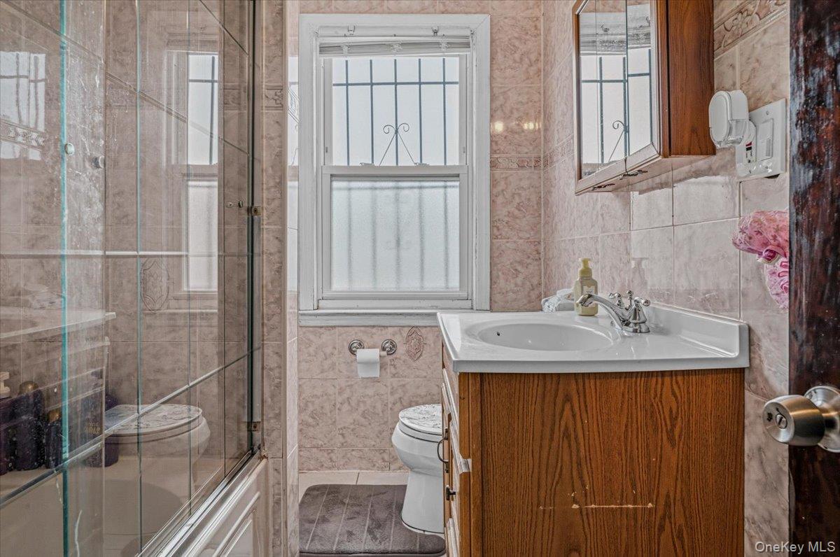 221-73 91st Road Queens, NY 11428 - Photo 17 of 33