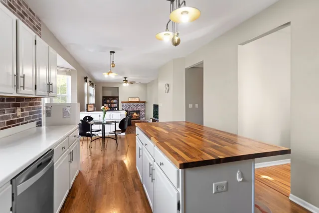 $539,000 | 1832 Harrison Avenue, Mundelein, IL 60060