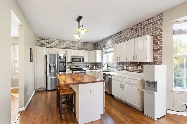 $539,000 | 1832 Harrison Avenue, Mundelein, IL 60060