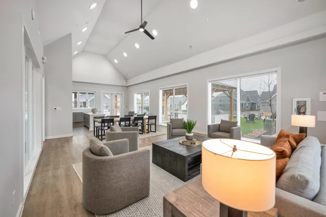 $1,530 | 10107 Conover Cmns Circle, Fort Worth, TX 76108