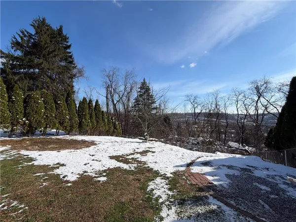 $154,900 | 212 Kingston Drive, Pittsburgh, PA 15235