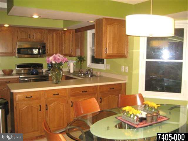3665 Cimmeron Road York, PA 17402 - Photo 4 of 35 Gallery Image 4