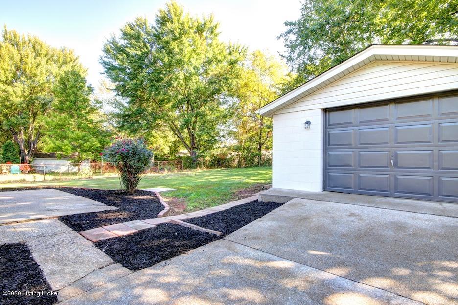 7721 Rochelle Road Louisville, KY 40228 - Photo 32 of 39 1 Rochelle #36