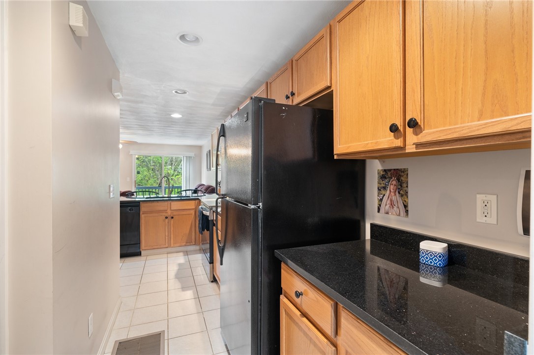 572 Smithfield Road, Unit 7 North Providence, RI 02904 - Photo 20 of 31
