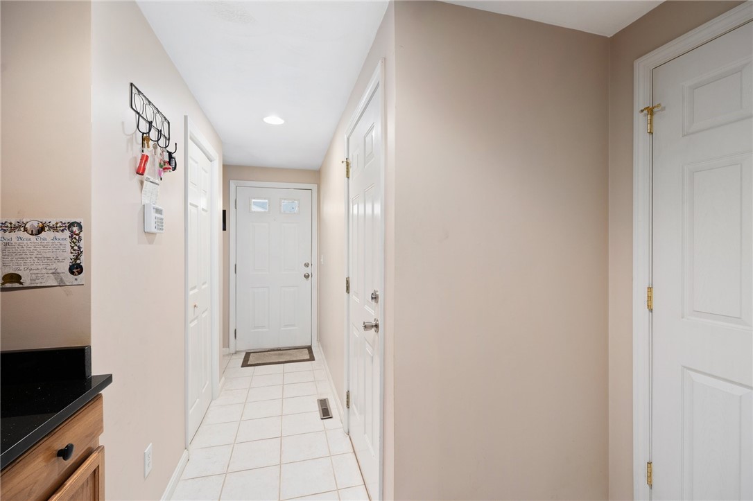 572 Smithfield Road, Unit 7 North Providence, RI 02904 - Photo 5 of 31