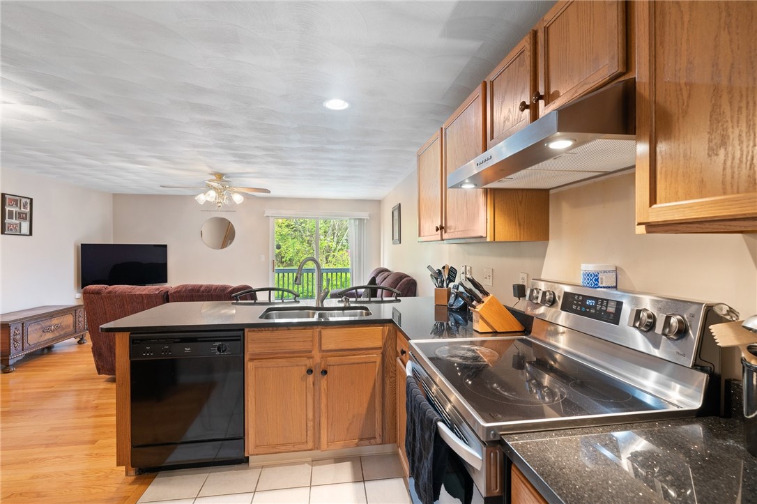 572 Smithfield Road, Unit 7 North Providence, RI 02904 - Photo 9 of 31