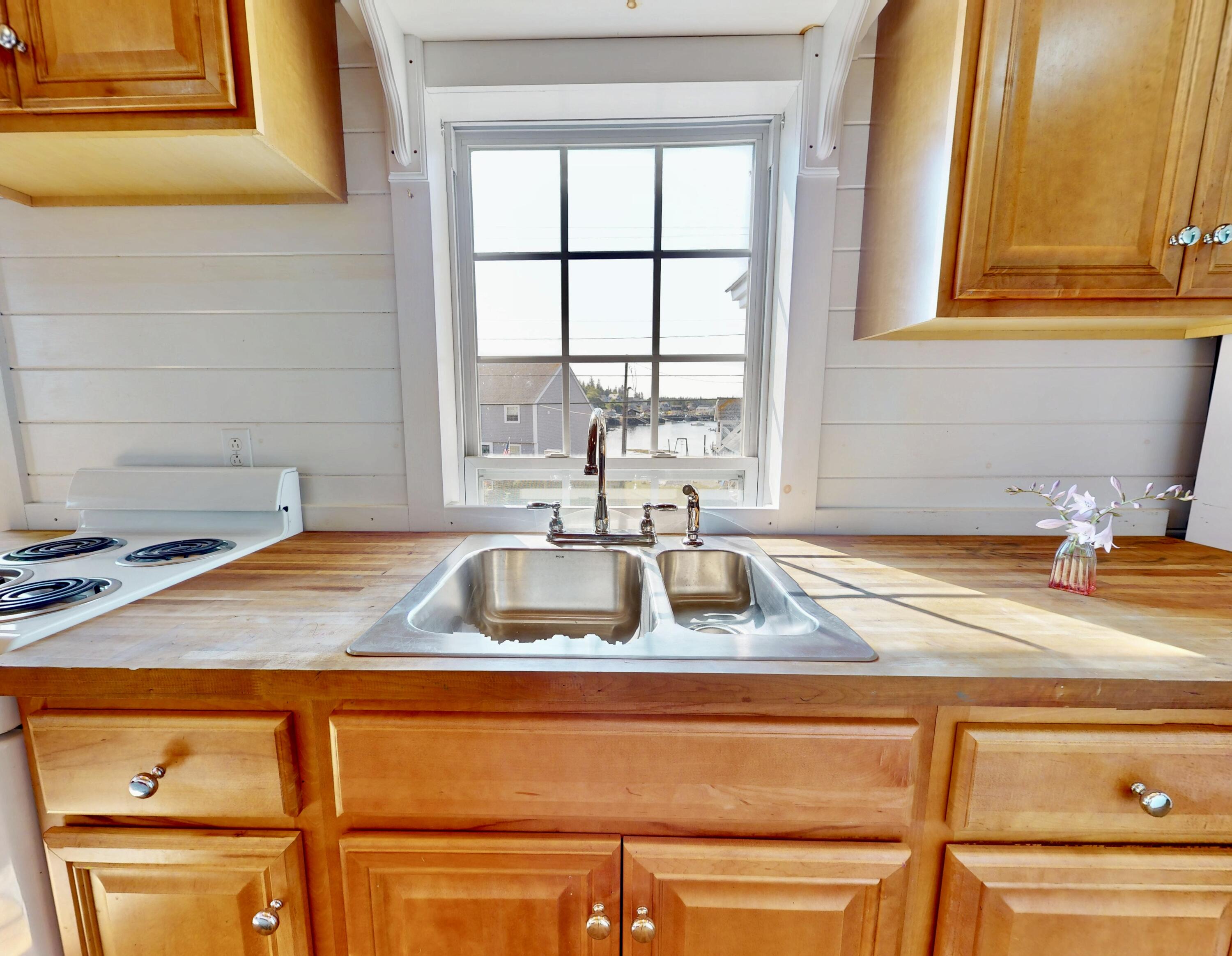 62 West Main Street Vinalhaven, ME 04863 - Photo 29 of 65