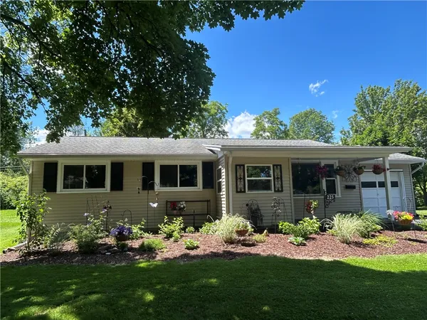 $199,900 | 225 North Park Drive, Greece, NY 14612