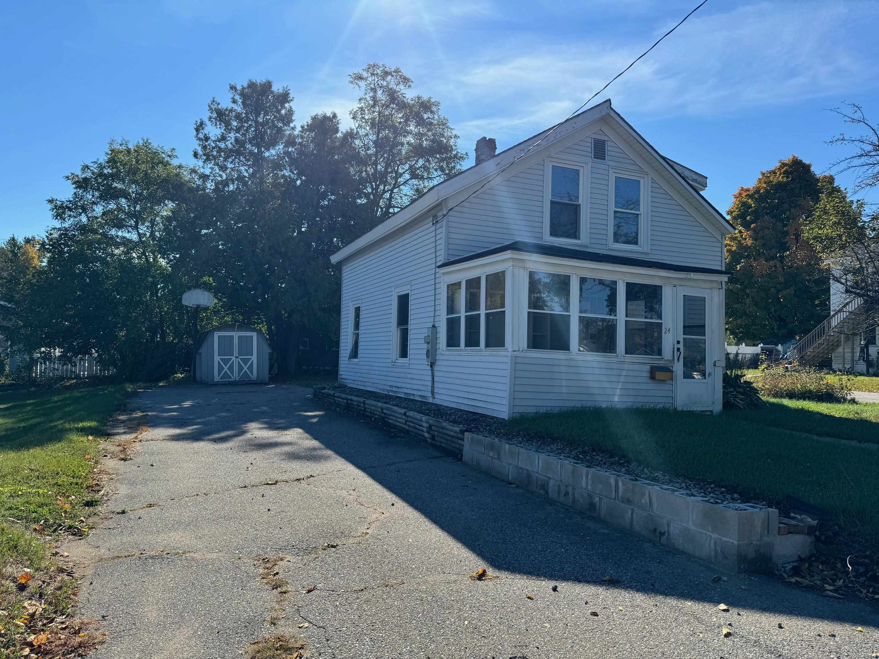 24 Pine Street Gorham, NH 03581 - Photo 2 of 12