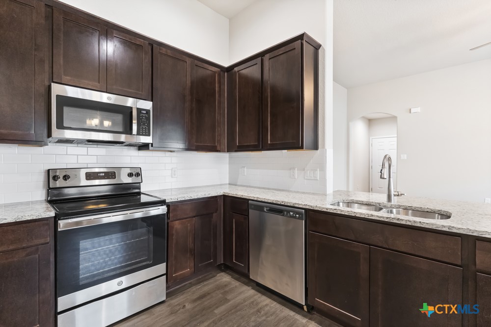 636 Heathers Way Seguin, TX 78155 - Photo 11 of 25