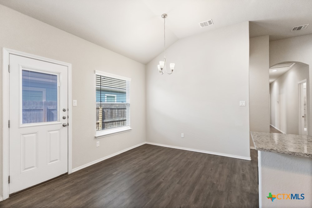 636 Heathers Way Seguin, TX 78155 - Photo 8 of 25