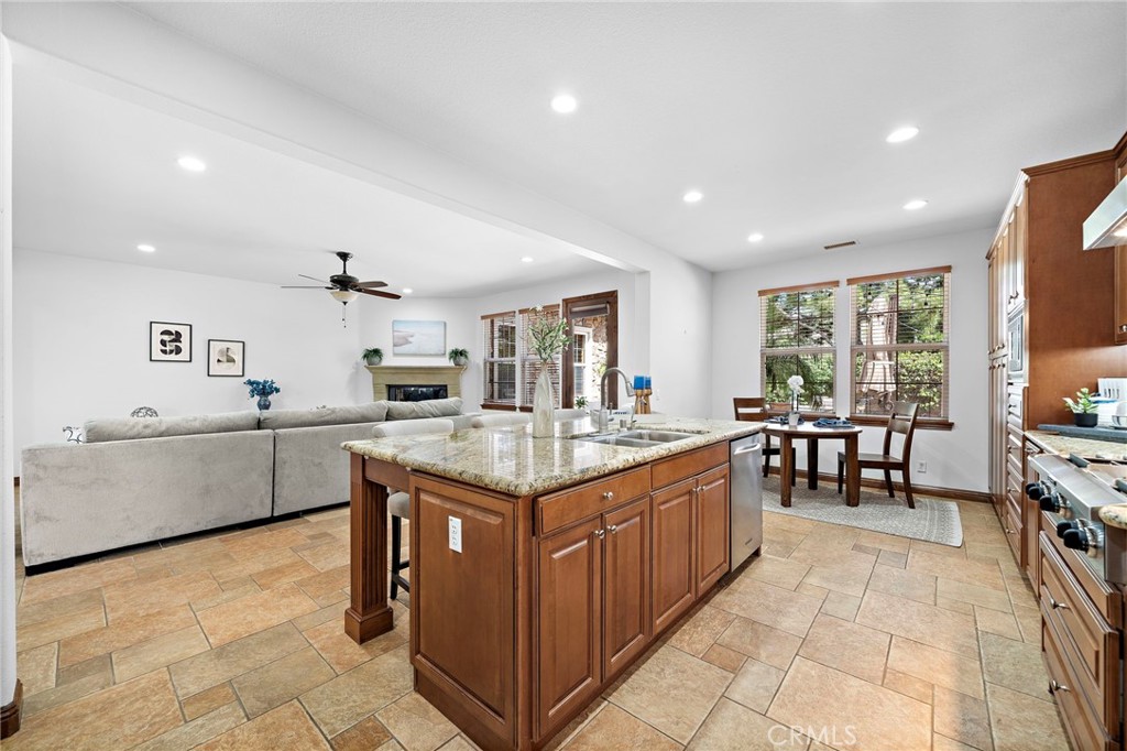 28 Drackert Lane Ladera Ranch, CA 92694 - Photo 16 of 68