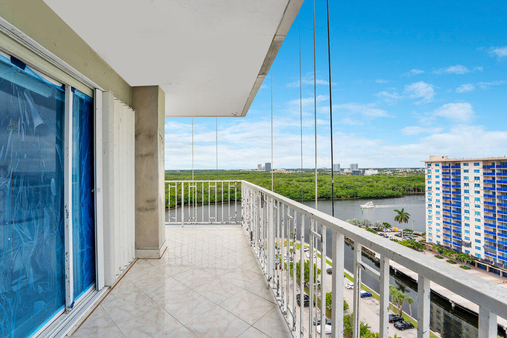 500 Bayview Drive, Unit 1521 Sunny Isles Beach, FL 33160 - Photo 14 of 31 a view of balcony with city view