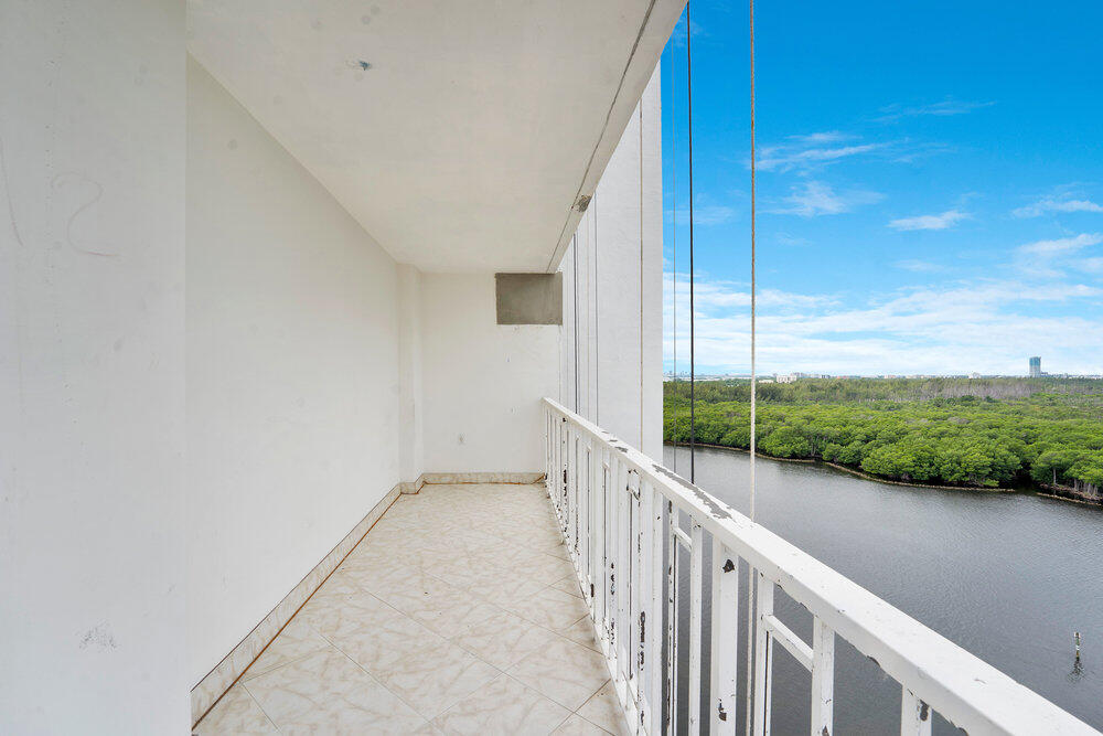 500 Bayview Drive, Unit 1521 Sunny Isles Beach, FL 33160 - Photo 16 of 31 a view of a balcony