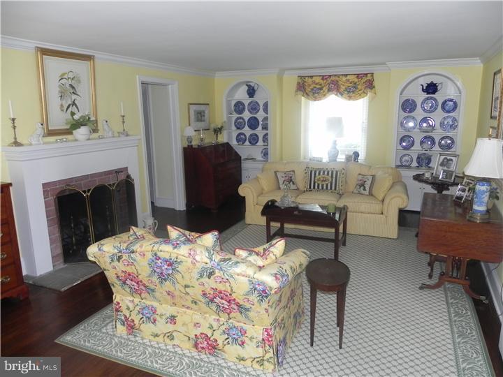 1212 Evergreen Road Yardley, PA 19067 - Photo 3 of 19 Living Room