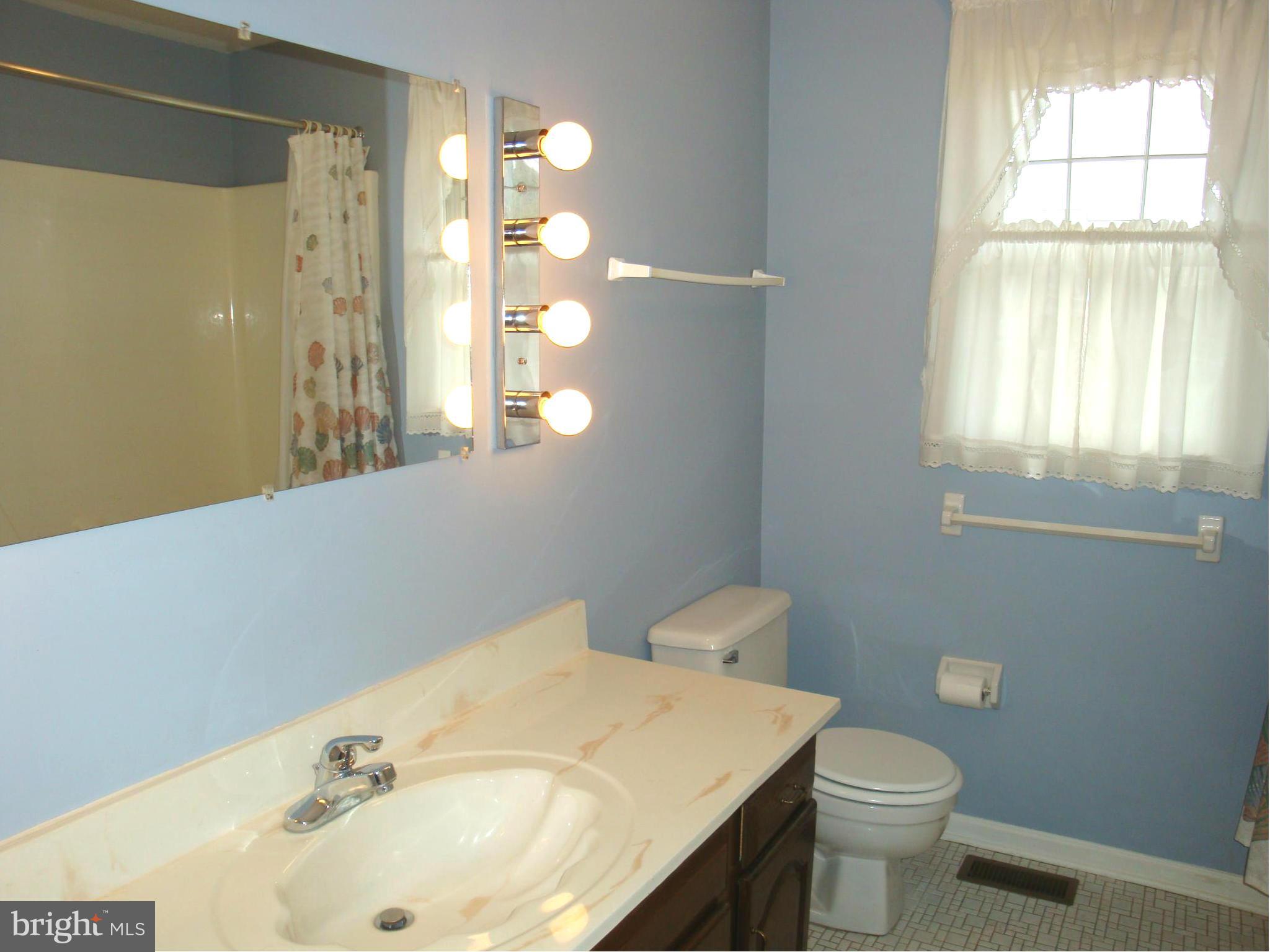2404 Crestnoll Road Reisterstown, MD 21136 - Photo 22 of 28 Hall Bath
