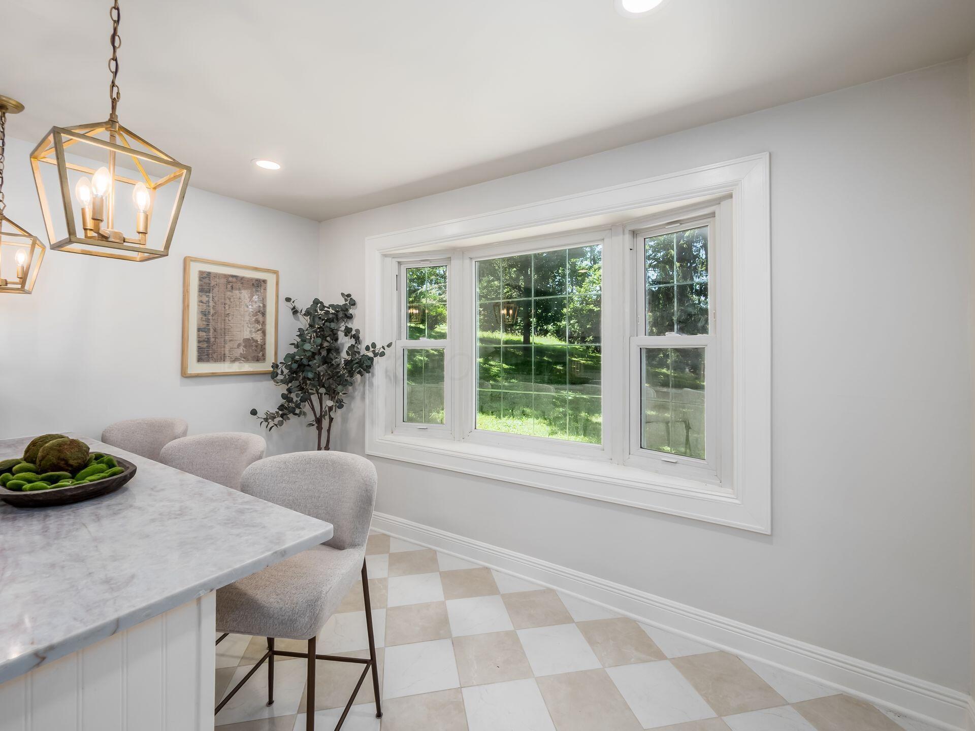 1490 Stratford Road Delaware, OH 43015 - Photo 20 of 52 Kitchen, Eat In Space