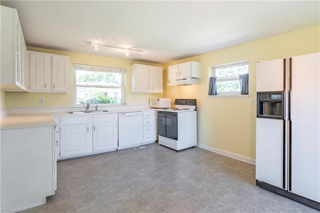 8122 East Harrell Road Oak Ridge, NC 27310 - Photo 14 of 30 Main House Kitchen