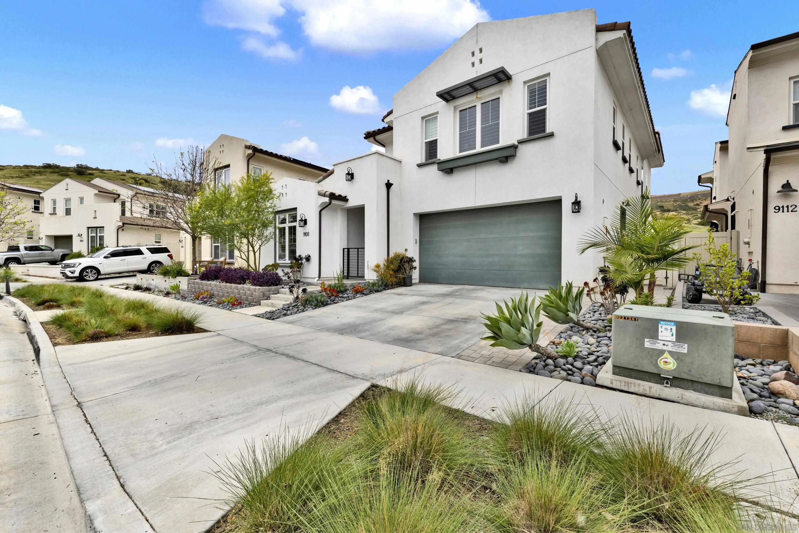 9108 West Bluff Place Santee, CA 92071 - Photo 5 of 72