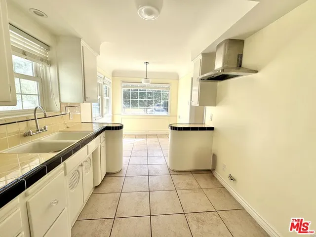 $2,850 | 4229 Sutro Avenue, Los Angeles, CA 90008