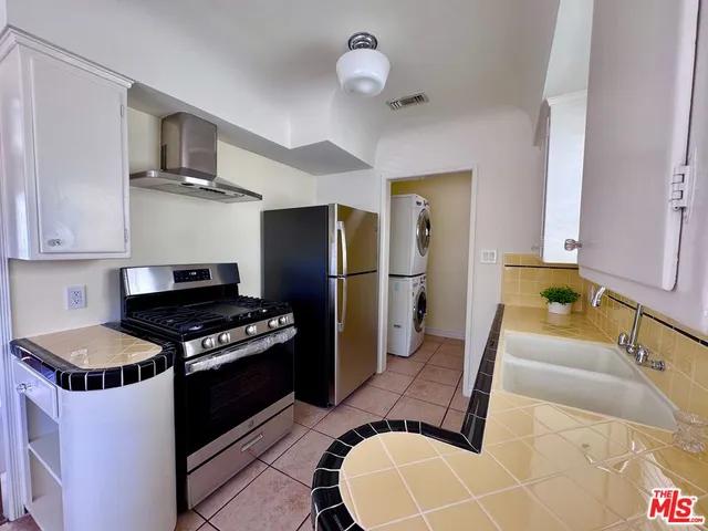 $2,850 | 4229 Sutro Avenue, Los Angeles, CA 90008