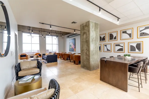 $3,510 | 4899 Montrose Boulevard, Unit 1807, Houston, TX 77006