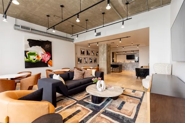 $3,510 | 4899 Montrose Boulevard, Unit 1807, Houston, TX 77006