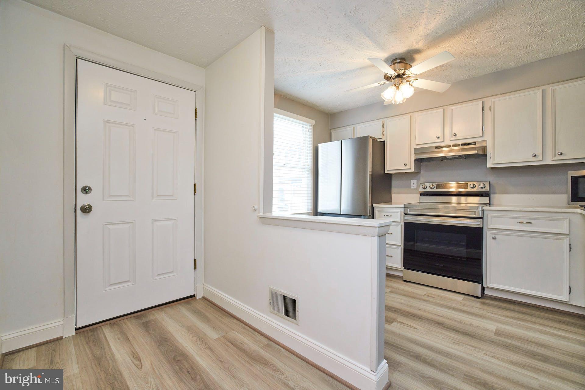 8046 Grandview Court Springfield, VA 22153 - Photo 5 of 31 Stainless Steel Appliances
