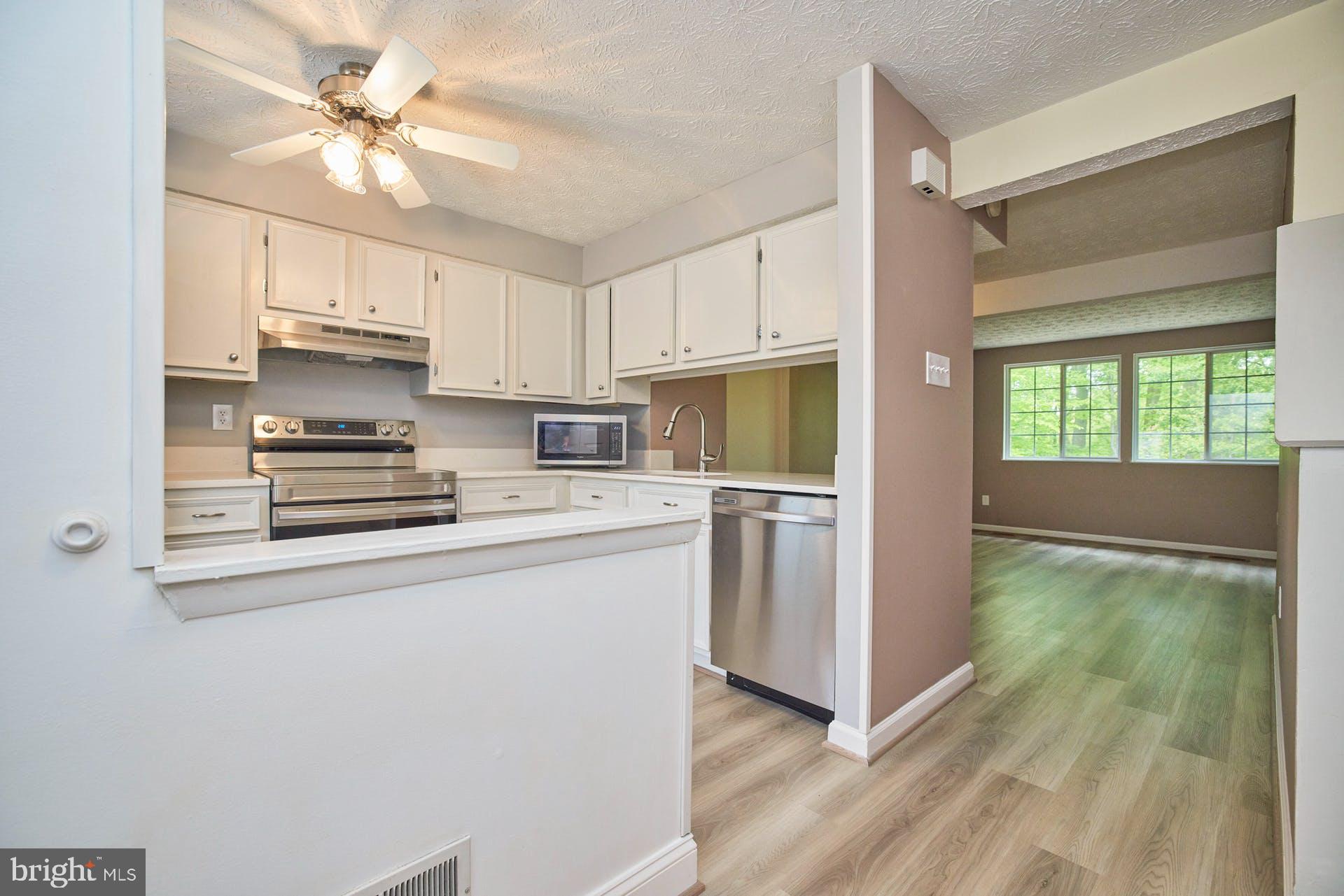 8046 Grandview Court Springfield, VA 22153 - Photo 6 of 31 New Floors