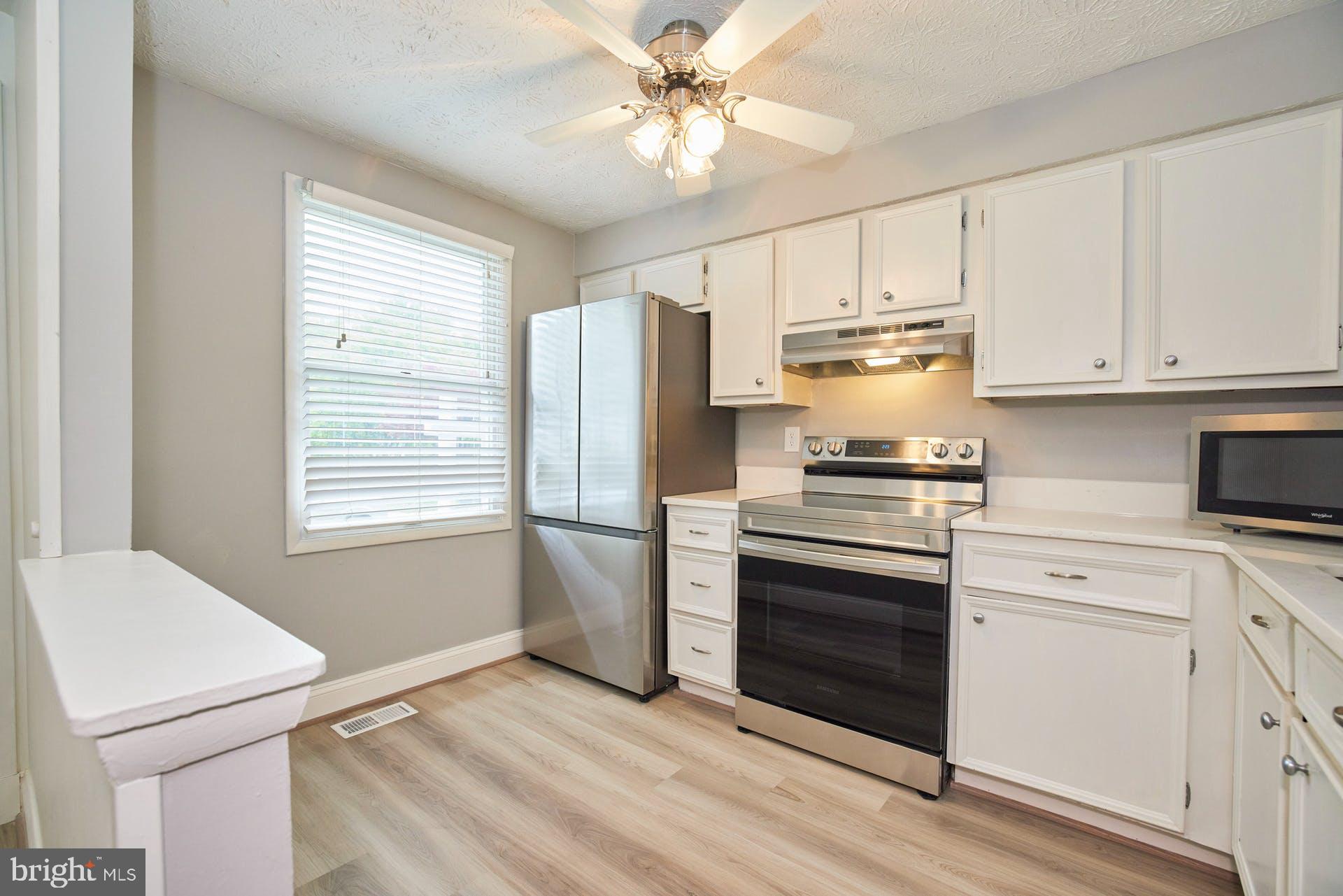 8046 Grandview Court Springfield, VA 22153 - Photo 8 of 31 New Granite