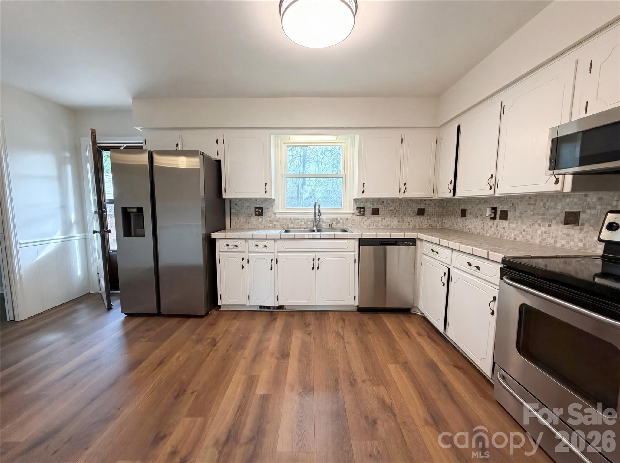 121 Pelham Lane Fort Mill, SC 29715 - Photo 2 of 20